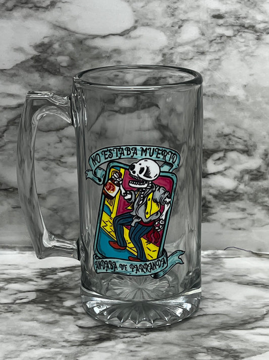 No estaba muerto, Andaba de parranda Beer Mug