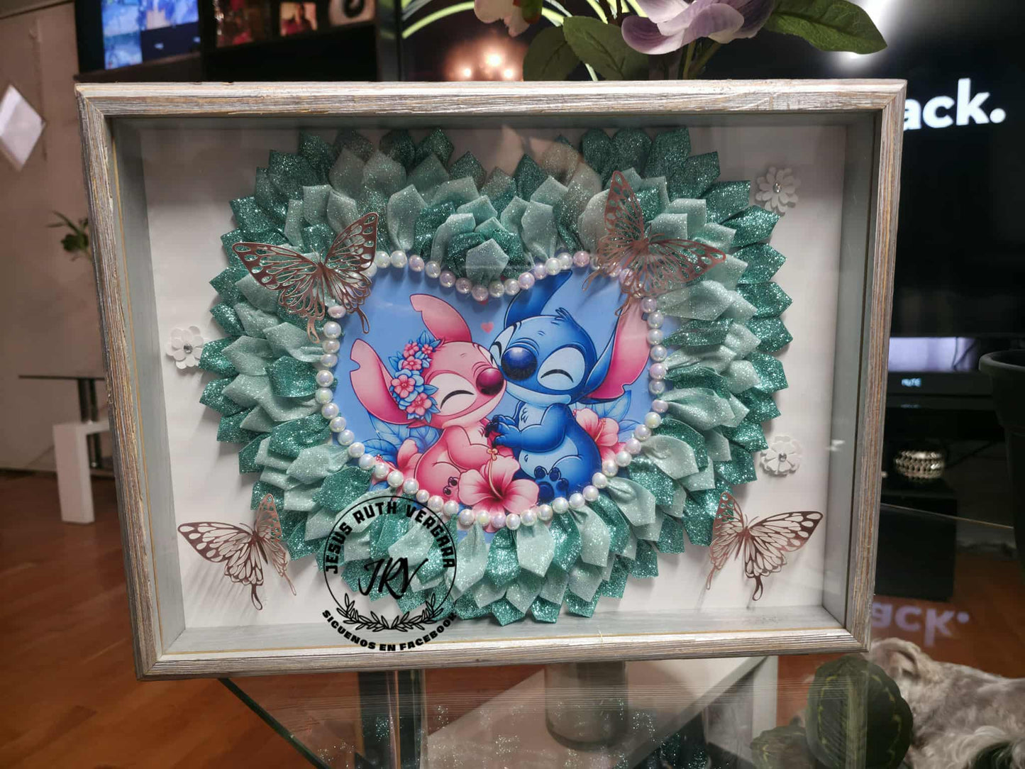 Cajita de lilo and stitch con petalo azul